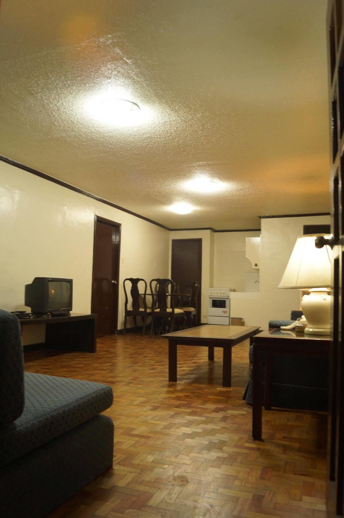 El Rico Suite Makati By Reddoorz Makati City Exteriör bild