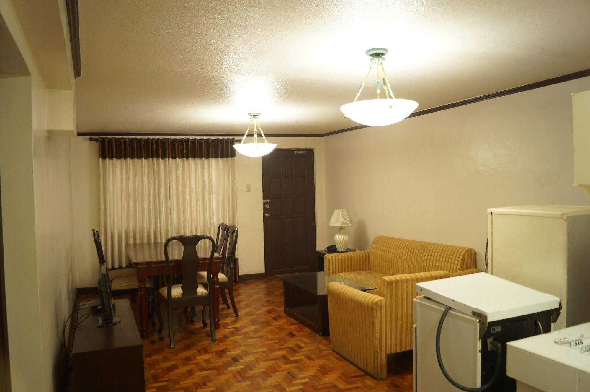 El Rico Suite Makati By Reddoorz Makati City Exteriör bild