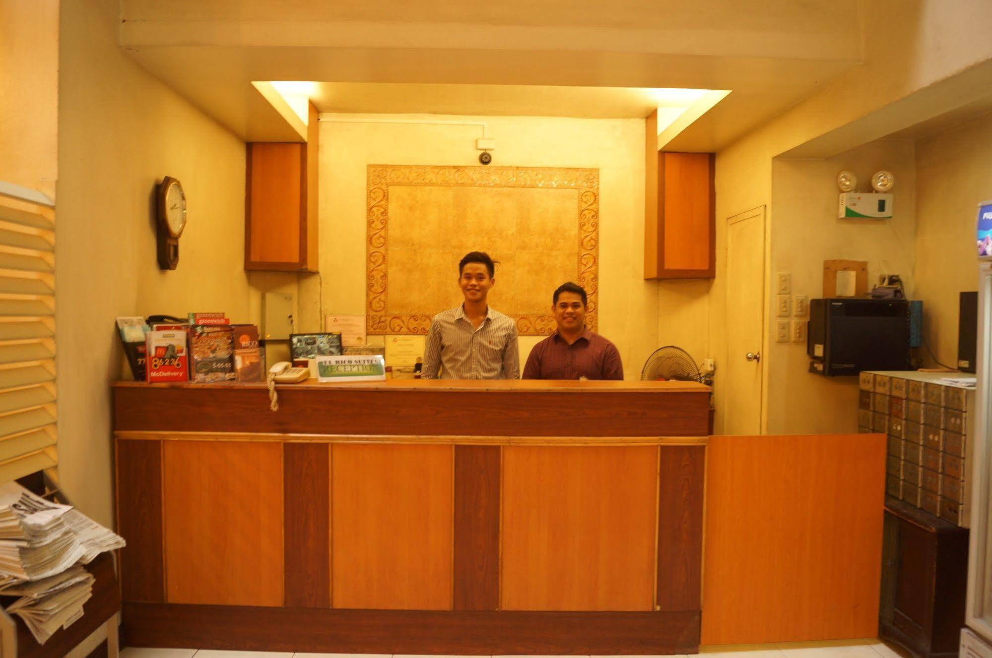 El Rico Suite Makati By Reddoorz Makati City Exteriör bild